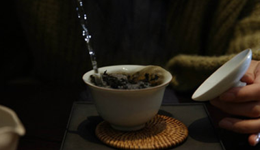 某某茶食品全面上市